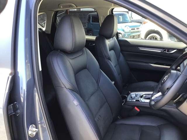 ２．０　２０Ｓ　ブラック　セレクション　ナビ／ＣａｒＰｌａｙ／全方位モニタ／衝突軽減ブレー　衝突軽減ブレーキ　レーダークルーズコントロール　地デジＴＶ　横滑り防止　ＬＥＤ　ＥＴＣ車載器　アイドリングストップ　アルミホイール　スマートキー（画像14）