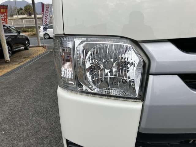 レジアスエースバン ウェルキャブ　車いす仕様車　Ｂタイプ　バックカメラ付き　電動固定装置　リアリフト　サイドステップ　手すり　キーレスエントリー　ミューシックサーバー　車椅子積載可能台数・２台（34枚目）