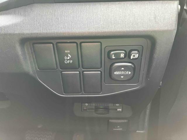 プリウス Ｓ　ワンオーナー　禁煙車　純正フルセグＴＶナビ　Ｂｌｕｅｔｏｏｔｈ　バックカメラ　ＥＴＣ　スマートキー　アルミホイール　オートライト　ＨＩＤ　１年保証付き（37枚目）