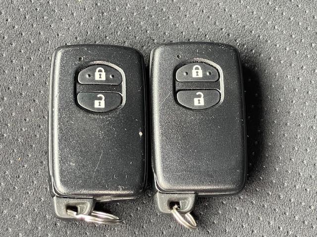 プリウス Ｓ　禁煙車　フルセグＴＶナビ　Ｂｌｕｅｔｏｏｔｈ　バックカメラ　ＥＴＣ　ＨＩＤ　スマートキー　保証付き（30枚目）
