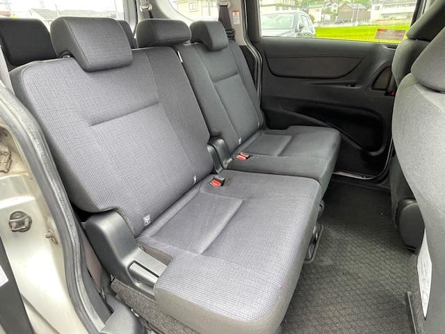 シエンタ Ｇ　禁煙車　１年保証付　フルセグＴＶナビ　Ｂｌｕｅｔｏｏｔｈ　バックカメラ　両側パワースライドドア　ドライブレコーダー　ＥＴＣ　ＬＥＤ　レーダーブレーキサポート　７人乗り　スマートキー　アルミホイール（19枚目）