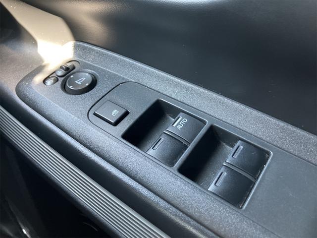 Ｎ－ＢＯＸスラッシュ Ｇ・ターボＬパッケージ　禁煙車　保証付　８インチフルセグＴＶナビ　Ｂｌｕｅｔｏｏｔｈ　バックカメラ　ＥＴＣ　ＨＩＤ　Ｑｉ（ワイヤレス）充電　電子サイドブレーキ　オートリトラミラー　スマートキー　取説　保証書（42枚目）