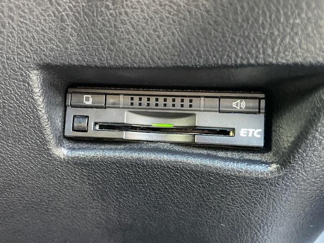 シエンタ ハイブリッドＧ　禁煙車　１年保証付　フルセグＴＶナビ　Ｂｌｕｅｔｏｏｔｈ　バックカメラ　両側パワースライドドア　ＥＴＣ　レーダーブレーキサポート　シートヒーター　ＬＥＤ　アルミホイール　保証書・記録簿　取説（23枚目）