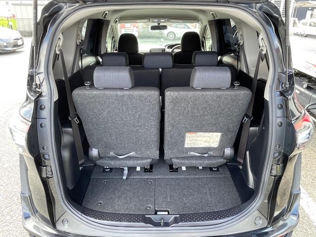 シエンタ ハイブリッドＧ　禁煙車　１年保証付　フルセグＴＶナビ　Ｂｌｕｅｔｏｏｔｈ　バックカメラ　両側パワースライドドア　ＥＴＣ　レーダーブレーキサポート　シートヒーター　ＬＥＤ　アルミホイール　保証書・記録簿　取説（30枚目）