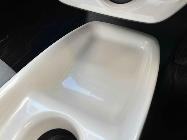 プリウス Ａ　１年保証付　フルエアロ　フルセグＴＶナビ　Ｂｌｕｅｔｏｏｔｈ　バックカメラ　ＥＴＣ　クリアランスソナー　レーンアシスト　クルーズコントロール　アルミホイール　オートハイビーム　オートライト（50枚目）