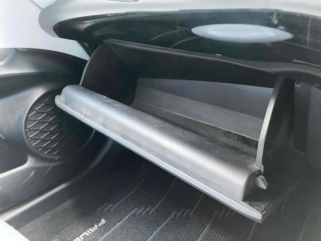 プリウス Ａ　１年保証付　フルエアロ　フルセグＴＶナビ　Ｂｌｕｅｔｏｏｔｈ　バックカメラ　ＥＴＣ　クリアランスソナー　レーンアシスト　クルーズコントロール　アルミホイール　オートハイビーム　オートライト（54枚目）