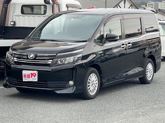 ヴォクシー ハイブリッドＶ　禁煙車　１年保証付　ワイドフルセグＴＶナビ　Ｂｌｕｅｔｏｏｔｈ　バックカメラ　両側パワースライドドア　フリップダウンモニター　前後ドラレコ　オートクルコン　ＥＴＣ　ＬＥＤ　デジタルインナーミラー（7枚目）