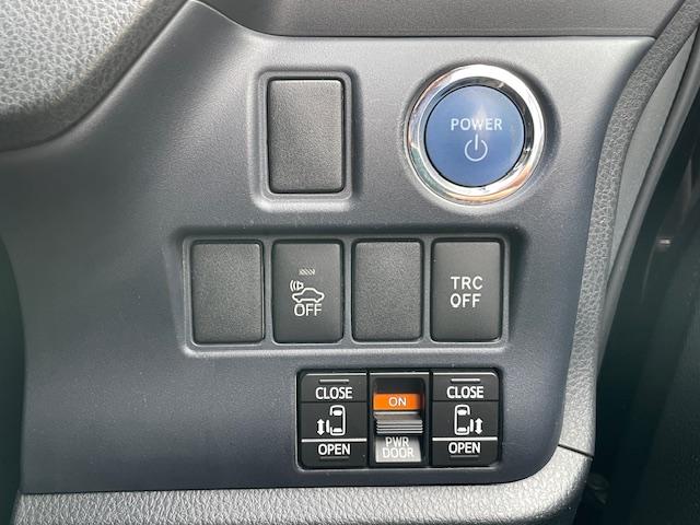 ヴォクシー ハイブリッドＶ　禁煙車　１年保証付　ワイドフルセグＴＶナビ　Ｂｌｕｅｔｏｏｔｈ　バックカメラ　両側パワースライドドア　フリップダウンモニター　前後ドラレコ　オートクルコン　ＥＴＣ　ＬＥＤ　デジタルインナーミラー（23枚目）
