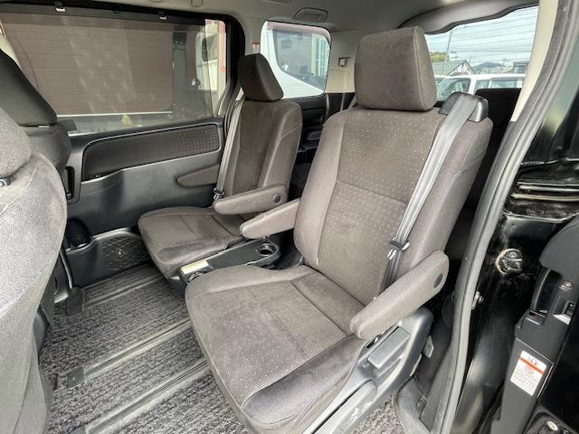 ヴォクシー ハイブリッドＶ　禁煙車　１年保証付　ワイドフルセグＴＶナビ　Ｂｌｕｅｔｏｏｔｈ　バックカメラ　両側パワースライドドア　フリップダウンモニター　前後ドラレコ　オートクルコン　ＥＴＣ　ＬＥＤ　デジタルインナーミラー（35枚目）
