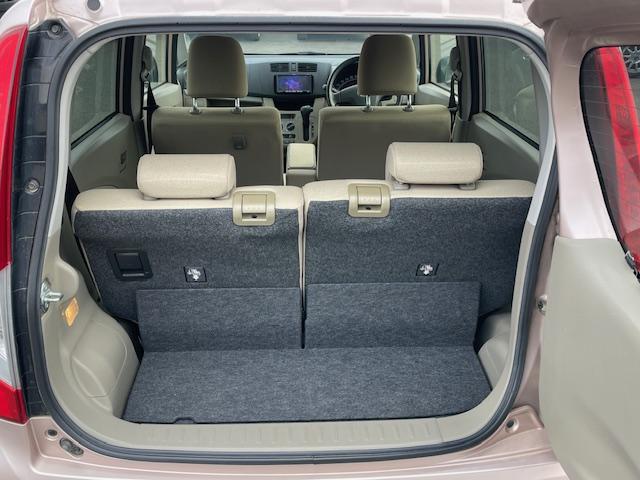 �y���Q�b�W���[���z���i�̂���������ʋ΁A���}���ɏ\���ȉ׎��X�y�[�X���m�ۂ��Ă���܂��B�Z�J���h�V�[�g��|���ƁA�傫�ȉו��̐ύڂ��\�ł���