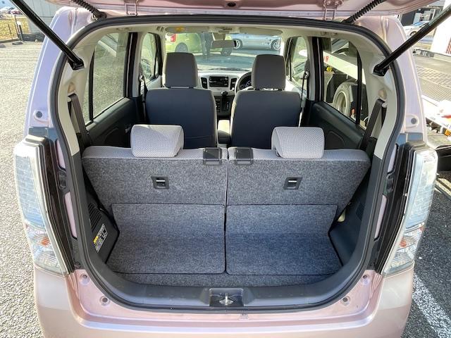 �y���Q�b�W���[���z���i�̂���������ʋ΁A���}���ɏ\���ȉ׎��X�y�[�X���m�ۂ��Ă���܂��B�Z�J���h�V�[�g��|���ƁA�傫�ȉו��̐ύڂ��\�ł���