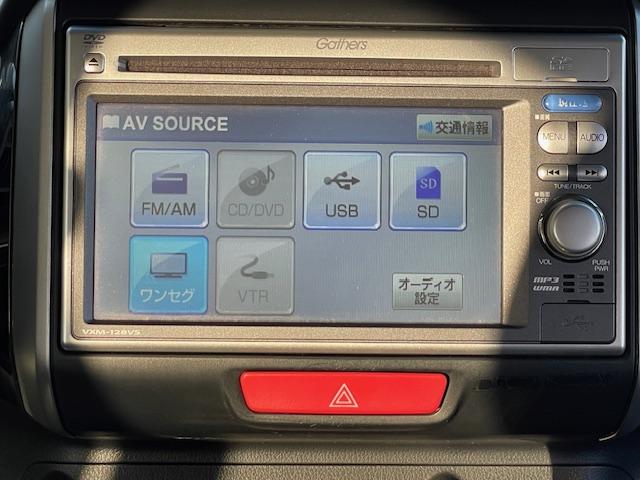 ���[�J�[�����i�r�s�u���C���e���A�ɗn�����ރX�^�C���b�V���ȁu��p�݌v�v���[�J�[�i�r�𑕔���@���F���⑀�쐫�ȂǊ�{���\�ɂ��D��A���㎿�ȃJ�[���C�t�����y���݂��������܂��B