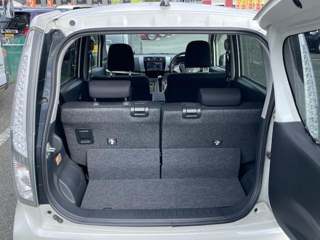 �y���Q�b�W���[���z���i�̂���������ʋ΁A���}���ɏ\���ȉ׎��X�y�[�X���m�ۂ��Ă���܂��B�Z�J���h�V�[�g��|���ƁA�傫�ȉו��̐ύڂ��\�ł���