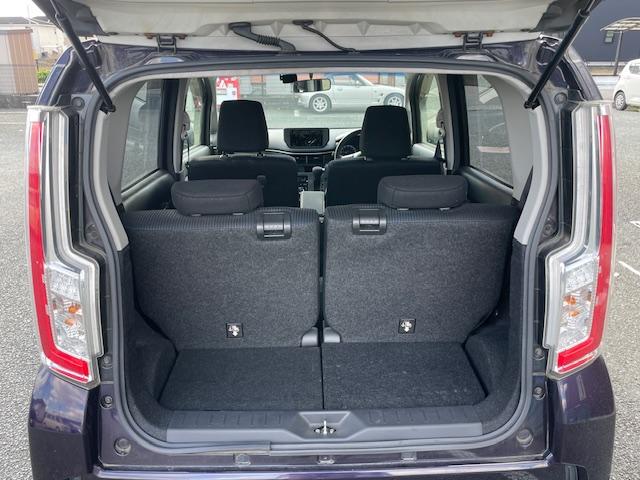 �y���Q�b�W���[���z���i�̂���������ʋ΁A���}���ɏ\���ȉ׎��X�y�[�X���m�ۂ��Ă���܂��B�Z�J���h�V�[�g��|���ƁA�傫�ȉו��̐ύڂ��\�ł���