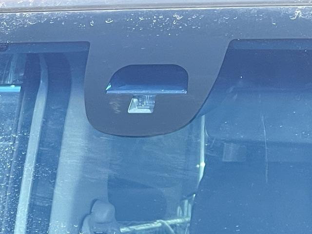 N-BOXカスタム G ターボSSブラックスタイルパッケージ 禁煙車 1年保証付 8インチワイドフルセグTVナビ Bluetooth バックカメラ 両側パワースライドドア 純正ブラックアルミホイール シートヒーター ハーフレザーシート ETC HID スマートキ(17枚目)