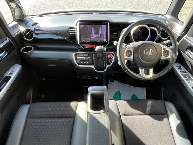N-BOXカスタム G ターボSSブラックスタイルパッケージ 禁煙車 1年保証付 8インチワイドフルセグTVナビ Bluetooth バックカメラ 両側パワースライドドア 純正ブラックアルミホイール シートヒーター ハーフレザーシート ETC HID スマートキ(22枚目)