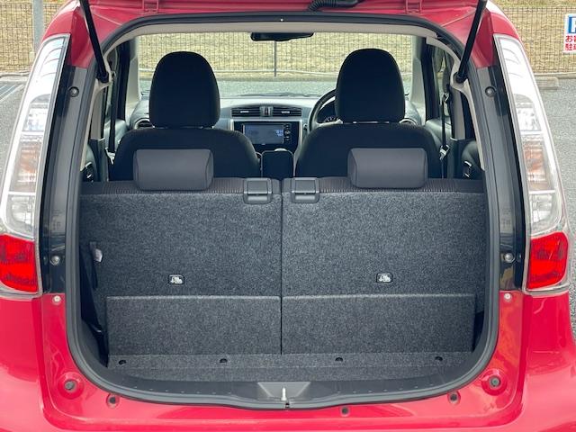 �y���Q�b�W���[���z���i�̂���������ʋ΁A���}���ɏ\���ȉ׎��X�y�[�X���m�ۂ��Ă���܂��B�Z�J���h�V�[�g��|���ƁA�傫�ȉו��̐ύڂ��\�ł���