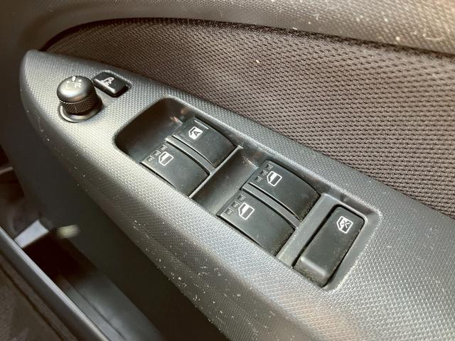 ステラ カスタムＲ　スマートアシスト　禁煙車　１年保証付　フルセグＴＶナビ　Ｂｌｕｅｔｏｏｔｈ　スマートアシスト　ＬＥＤ　純正アルミホイール　スマートキー　ＤＶＤ再生　オートエアコン　オートライト　プッシュスタート　アイドリングストップ（42枚目）