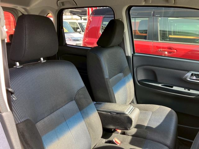 ステラ カスタムＲ　スマートアシスト　禁煙車　１年保証付　フルセグＴＶナビ　Ｂｌｕｅｔｏｏｔｈ　バックカメラ　スマートアシスト　ＬＥＤ　ＥＴＣ　純正アルミホイール　スマートキー　ＤＶＤ再生　オートライト　ステアリングスイッチ（30枚目）