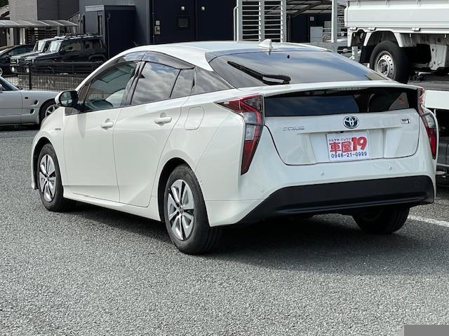 プリウス Ａ　禁煙車　１年保証付　フルセグＴＶナビ　Ｂｌｕｅｔｏｏｔｈ　バックカメラ　トヨタセーフティセンス　クルコン　ＬＥＤ　ＨＵＤ　パーキングアシスト　オートハイビーム　レーンアシスト　ヘッドアップディスプレイ（9枚目）