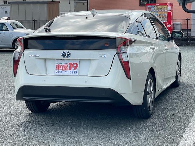 プリウス Ａ　禁煙車　１年保証付　フルセグＴＶナビ　Ｂｌｕｅｔｏｏｔｈ　バックカメラ　トヨタセーフティセンス　クルコン　ＬＥＤ　ＨＵＤ　パーキングアシスト　オートハイビーム　レーンアシスト　ヘッドアップディスプレイ（11枚目）