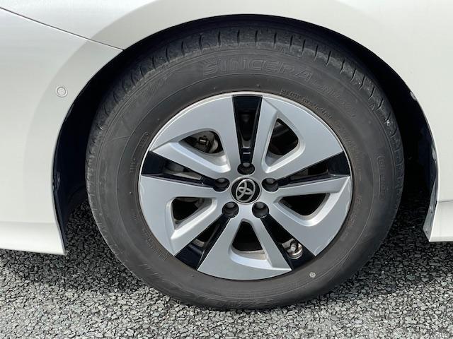 プリウス Ａ　禁煙車　１年保証付　フルセグＴＶナビ　Ｂｌｕｅｔｏｏｔｈ　バックカメラ　トヨタセーフティセンス　クルコン　ＬＥＤ　ＨＵＤ　パーキングアシスト　オートハイビーム　レーンアシスト　ヘッドアップディスプレイ（19枚目）