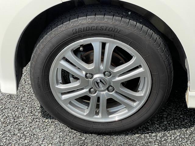 Ｎ－ＢＯＸカスタム Ｇ・Ｌパッケージ　禁煙車　保証付　ワンオーナー　純正フルセグＴＶナビ　Ｂｌｕｅｔｏｏｔｈ　バックカメラ　パワースライドドア　ＥＴＣ　純正アルミホイール　ＨＩＤ　ＣＤ　ＤＶＤ　取説　ナビ取説　保証書（22枚目）