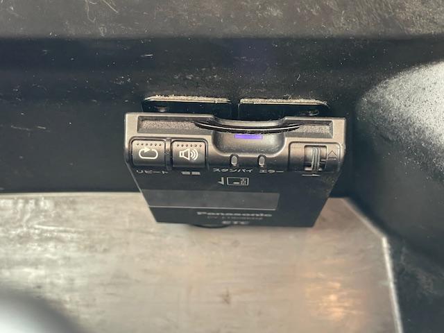 Ｎ－ＢＯＸカスタム Ｇ・Ｌパッケージ　禁煙車　保証付　ワンオーナー　純正フルセグＴＶナビ　Ｂｌｕｅｔｏｏｔｈ　バックカメラ　パワースライドドア　ＥＴＣ　純正アルミホイール　ＨＩＤ　ＣＤ　ＤＶＤ　取説　ナビ取説　保証書（23枚目）