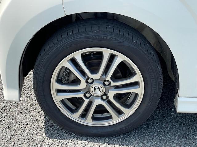 Ｎ－ＢＯＸカスタム Ｇ　ＳＳパッケージ　禁煙車　保証付　純正フルセグＴＶナビ　Ｂｌｕｅｔｏｏｔｈ　バックカメラ　両側パワースライドドア　シティーブレーキアクティブシステム　ＨＩＤ　純正アルミホイール　スマートキー　ＣＤ　ＤＶＤ　取説（22枚目）