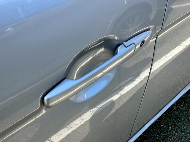 �X�}�[�g�L�[���J�o����|�P�b�g�̒��ɓ��ꂽ�܂܂ł��A�����^�b�`�Ńh�A�̊J���\�ł��I���肪�ǂ����Ă��鎞�ɂ��֗��ȑ����ł��I