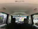 【車内】天井内張の状態も良く、シミ・汚れなどありません。またたばこ臭やペット臭等も感じられませんので、快適にお使いいただけます。
