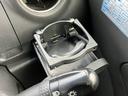 ドリンクホルダーは手の届きやすい位置に配置されています★ エアコン吹き出し口にも近いため、夏は冷たいドリンクを冷たいまま長く楽しめます!
