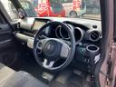 納車時には、オイル・エレメント交換を無料で行っております。又、消耗具合に応じてバッテリー・ワイパーゴム・ブレーキパッド・クーラーガス等もサービスの一環として行っております。