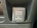【POWER OUTLET】車内で家電製品を使用できるようにするコンセント付きの電圧変換器です!
