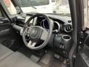 納車時には、オイル・エレメント交換を無料で行っております。又、消耗具合に応じてバッテリー・ワイパーゴム・ブレーキパッド・クーラーガス等もサービスの一環として行っております。
