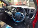 納車時には、オイル・エレメント交換を無料で行っております。又、消耗具合に応じてバッテリー・ワイパーゴム・ブレーキパッド・クーラーガス等もサービスの一環として行っております。