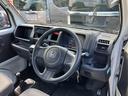 納車時には、オイル・エレメント交換を無料で行っております。又、消耗具合に応じてバッテリー・ワイパーゴム・ブレーキパッド・クーラーガス等もサービスの一環として行っております。