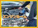 エンジンルームの異音・オイル漏れの確認などしております。