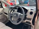 納車時には、オイル・エレメント交換を無料で行っております。又、消耗具合に応じてバッテリー・ワイパーゴム・ブレーキパッド・クーラーガス等もサービスの一環として行っております。