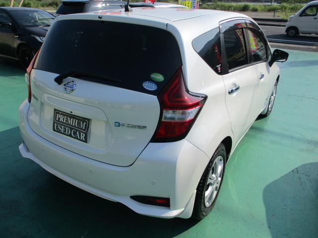 ノート ｅ－パワー　Ｘ／インテリジェントルームミラー／クルコン付き　禁煙車／エマージェンシーブレーキ／アラウンドビューモニター／純正ＳＤナビ／フルセグ地デジ／Ｂｌｕｅｔｏｏｔｈ対応／ＬＥＤヘッドライト／レーンキープ／スマートキー／ＥＴＣ／ドライブレコーダー（7枚目）