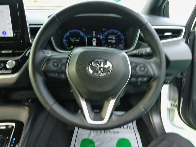 �X�^�C���b�V���ȃf�U�C���̃C���p�l�B�e����X�C�b�`�͎g���₷���ʒu�ɔz�u����Ă܂��B���[�_�[�N���[�Y�R���g���[���ł��B�@�O�̎ԂƂ̋��������[�_�[�ő�����̎Ԋԋ����ɕۂ��Ă���܂���