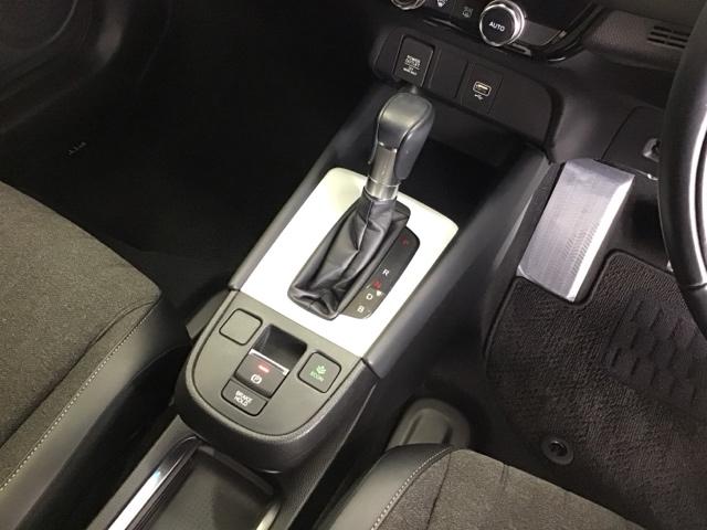 フィット ｅ：ＨＥＶホーム　ナビ　Ｒカメラ　ブルートゥース　ＣＤ　ブレーキサポート　ＥＣＯＮ　バックガイドモニター　記録簿　ＬＥＤヘッドランプ　サイドＳＲＳ　スマートキー　クルーズコントロール　エアバッグ　ＶＳＡ　Ｗエアバッグ（19枚目）