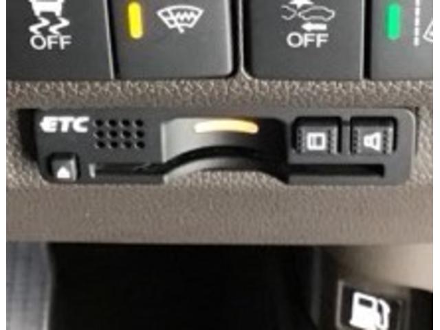 フリード Ｇ・ホンダセンシング　ドラレコ　ナビ　Ｒカメラ　ブルートゥース　Ｗパワスラ　ＶＳＣ　エマージェンシーブレーキ　スマキ－　定期点検記録簿　リヤカメラ　ＡＡＣ　ＤＶＤ再生可　ＬＥＤヘッドライ　地デジ　３列シ－ト　ＳＲＳ　ＡＢＳ（15枚目）