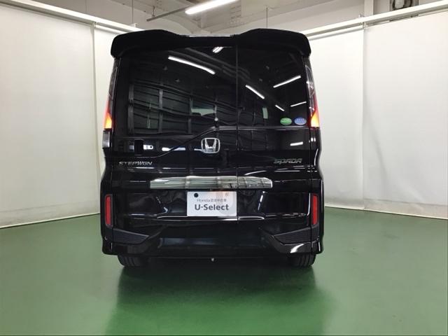 ステップワゴンスパーダ スパーダ・クールスピリット　ナビ　Ｒカメラ　後席モニター　ブルートゥース　追突軽減ブレーキ　リアカメラ　イモビ　クルコン　エアバッグ　サイドエアバッグ　ＤＶＤ再生可能　整備記録簿　スマ－トキ－　助手席エアバッグ　地ＴＶ　ＡＢＳ（9枚目）