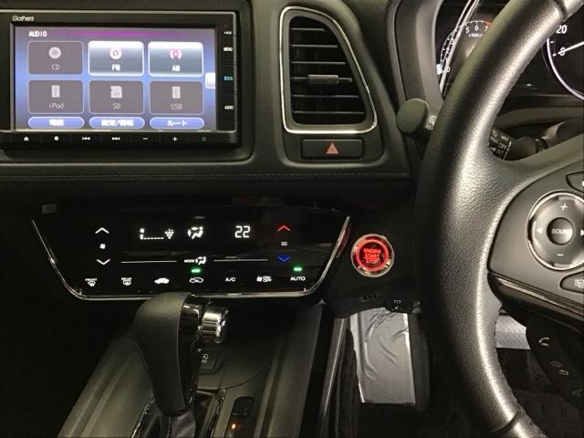 ヴェゼル Ｘ・ホンダセンシング　ドラレコ　ナビ　Ｒカメラ　ブルートゥース　衝突軽減ブレ－キ　盗難防止装置　Ｂカメラ　エアコン　Ｄレコ　スマートキーシステム　クルコン　ヘッドライトＬＥＤ　ＡＢＳ　横滑り防止機能　ＥＴＣ車載器　ＵＳＢ（3枚目）