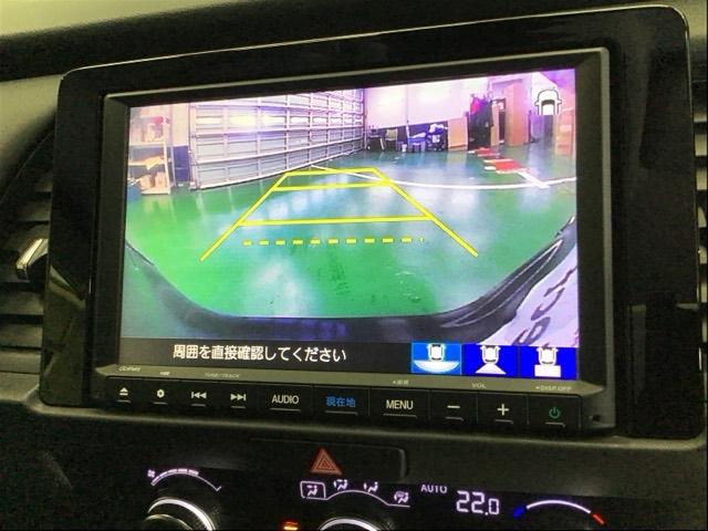フィット ホーム　ナビ　Ｒカメラ　ブルートゥース　フルセグ　衝突軽減　エアバック　リアカメラ　ＥＳＣ　記録簿付　ＵＳＢ入力　キーフリー　ＬＥＤヘッドライト　パワステ　ＡＢＳ　盗難防止装置　クルコン　スマ－トキ－　ＡＡＣ（12枚目）