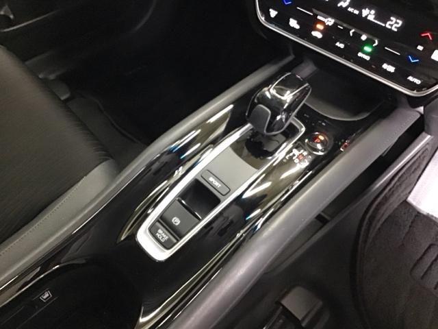 ヴェゼル ハイブリッドＺ・ホンダセンシング　ドラレコ　ナビ　Ｒカメラ　ブルートゥース　ＶＤＣ　レーダーブレーキ　リアカメラ　フルセ　セキュリティアラーム　ＤＶＤ再生可　オートクルーズ　シ－トヒ－タ－　パワーウィンド　スマ－トキ－　ＵＳＢポート（18枚目）