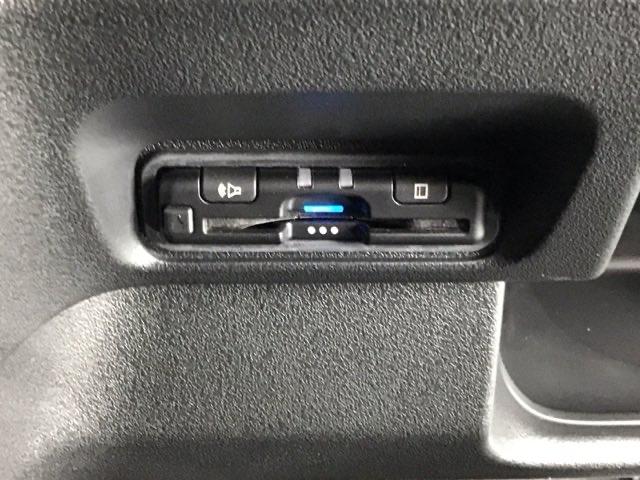 Ｎ－ＢＯＸカスタム ベースグレード　ドラレコ　Ｒカメラ　ＥＴＣ　ブルートゥース　追突被害軽減ブレーキ　ＥＣＯＮ　オートクルーズ　シートヒータ　ＵＳＢ　ＬＥＤライト　セキュリティアラーム　ＡＡＣ　スマートキ－　パワステ　フリーキー　ＥＳＣ（14枚目）