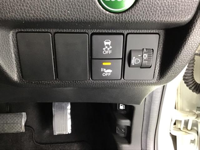 フィットハイブリッド Ｆパッケージ　ドラレコ　ナビ　Ｒカメラ　ブルートゥース　エコモード　整備記録簿　ワンセグテレビ　スマートキ－　イモビ　リヤカメラ　ＤＶＤ視聴　横滑防止　ＡＡＣ　運転席エアバック　キーレスエントリー　ＡＢＳ（21枚目）