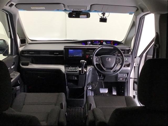 ステップワゴンスパーダ スパーダホンダセンシング　ナビ　Ｒカメラ　ブルートゥース　フルセグ　盗難防止　助手席エアバッグ　Ｗパワスラ　記録簿有　地デジ　ＬＥＤライト　横滑り防止システム　オートエアコン　リアカメラ　ＵＳＢ　三列シート　アイドリングＳ（2枚目）